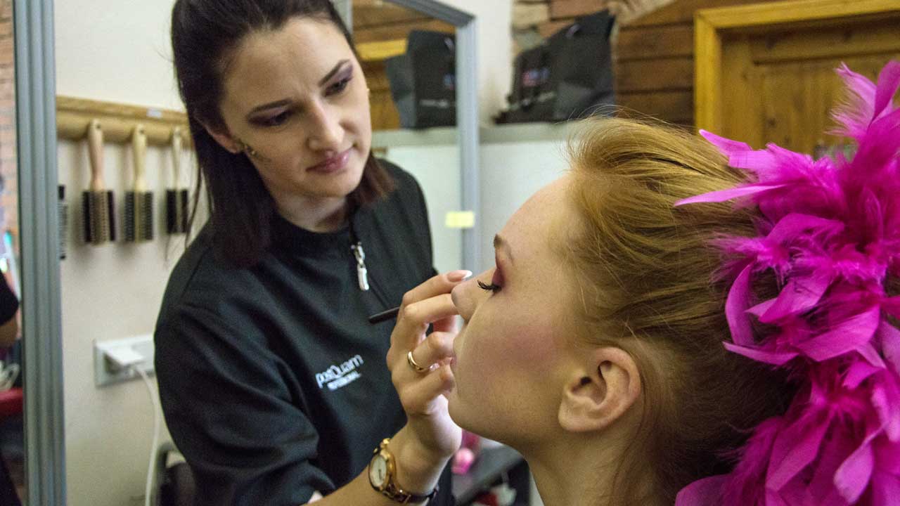 The participants learn about professional makeup